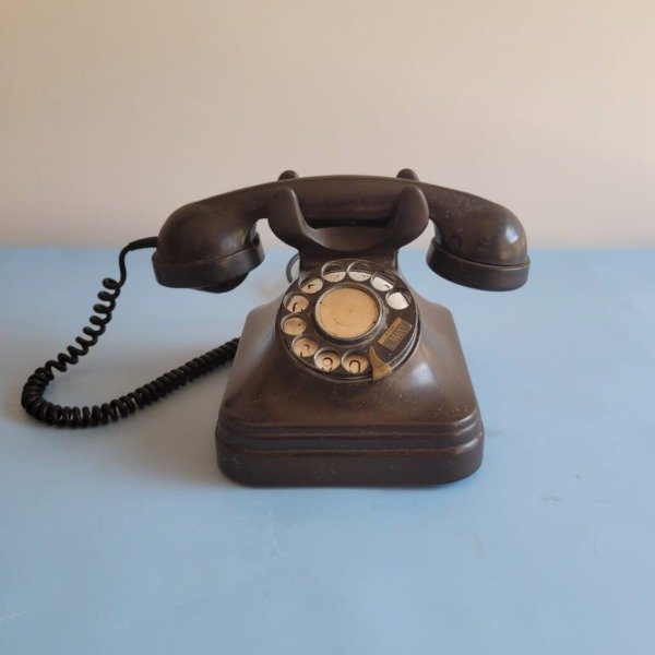Producto - Teléfono antiguo de la década del 50