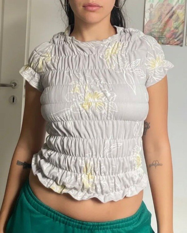 Producto - Remera Elastizada gris