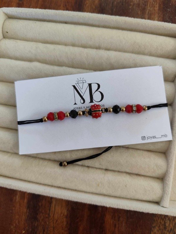 Producto - Pulsera vaquita negra