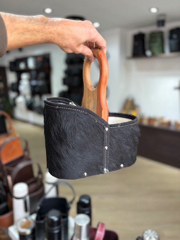 Producto - MATERA MADERA MACIZA DE CUERO PELUDO - 2
