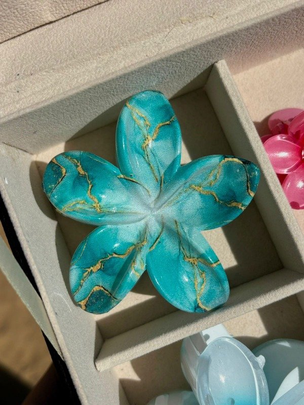 Producto - Broche Hawái 6cm mármol