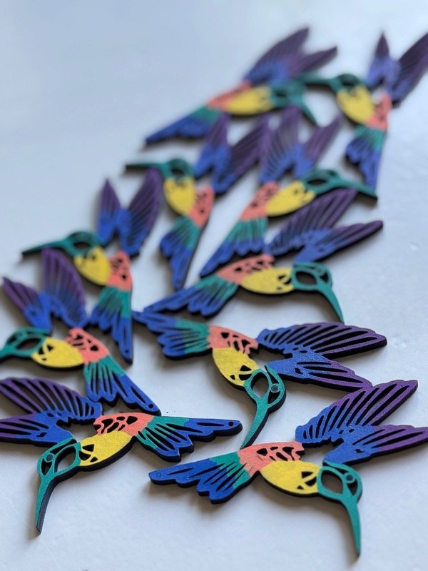Producto - Pack de 30 Colibrí pintados multicolor