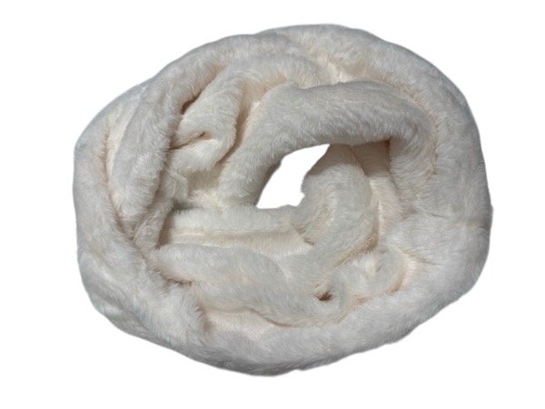 Producto - Cuellito de piel blanco