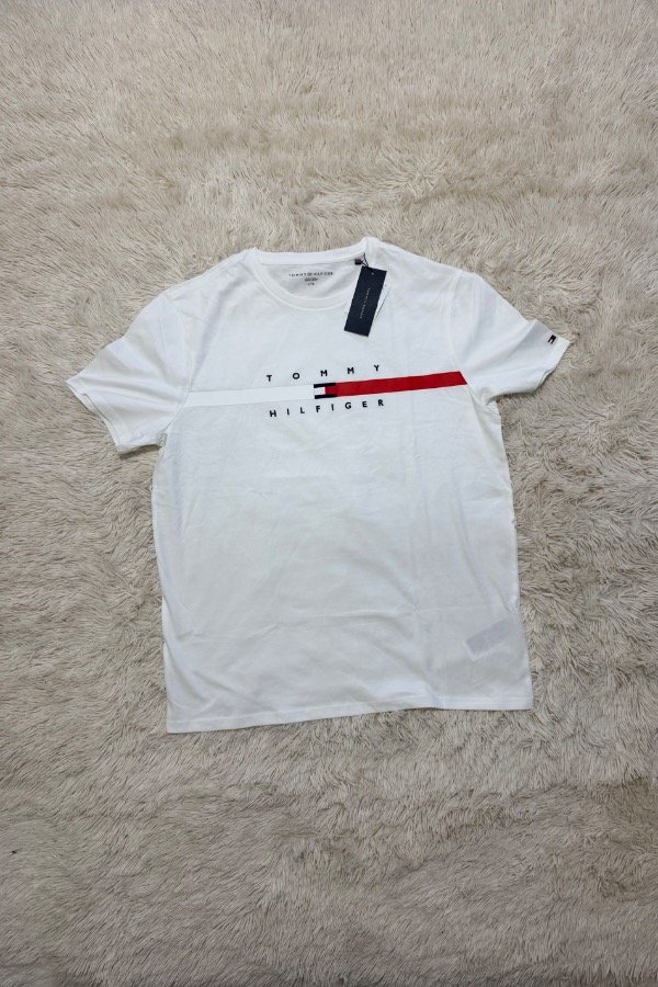 Producto - Remera Tommy blanca