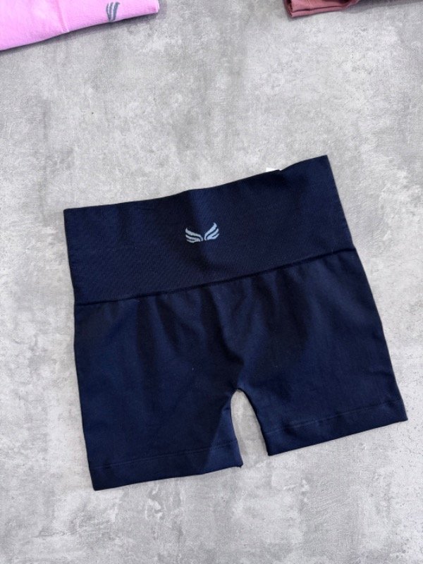 Producto - SHORT SEAMLESS SIN FRUNCE NEGRO