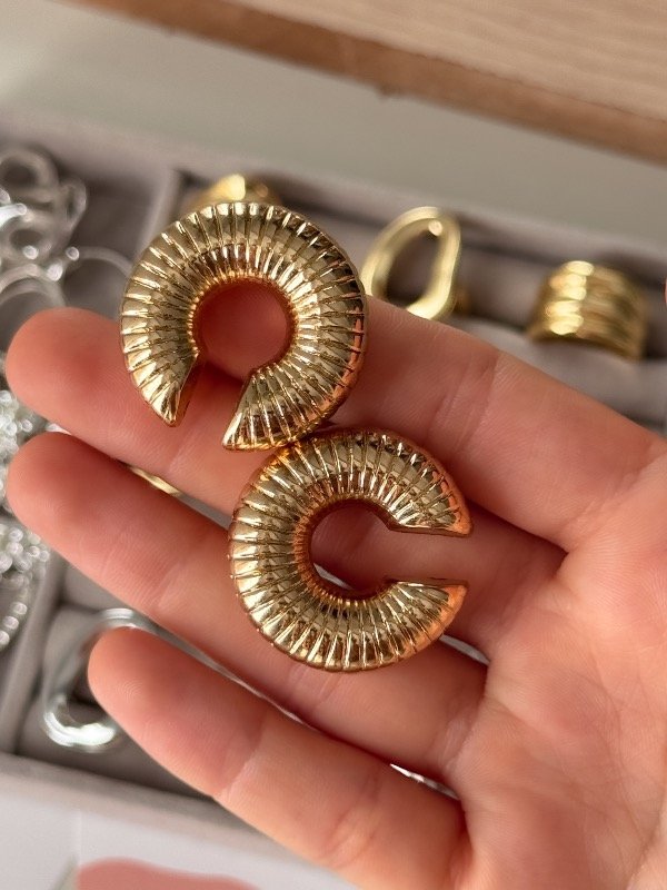 Producto - Ear cuff acero dorado UNIDAD