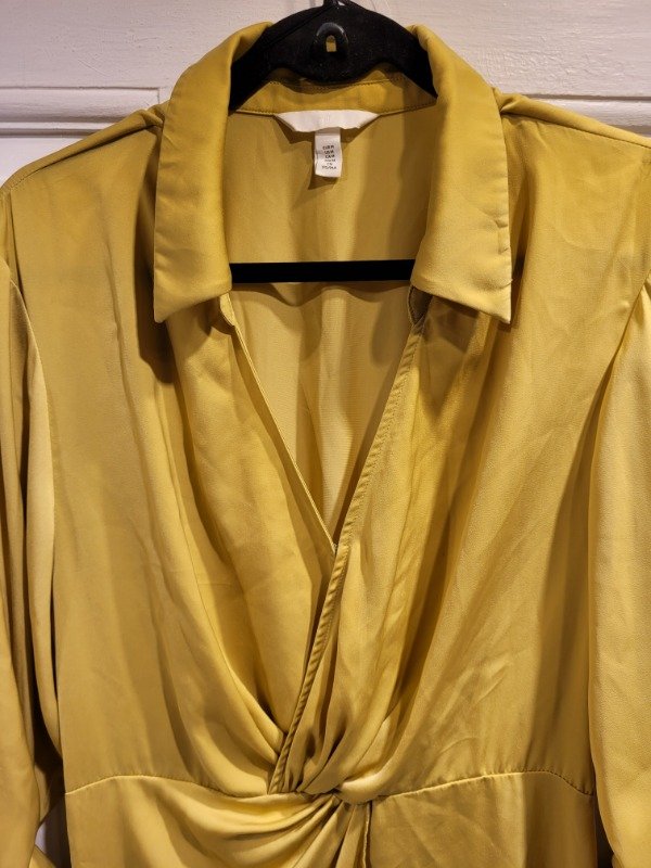 Producto - Vestido HyM mostaza cruzado Talle M - PRECIO: 63X - 2