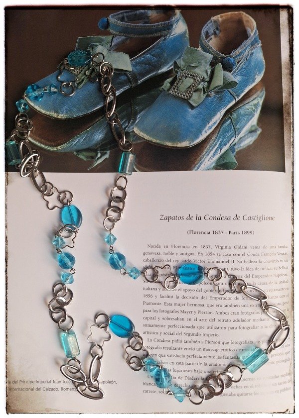 Producto - Collar plateado y pedrería Turquesa
