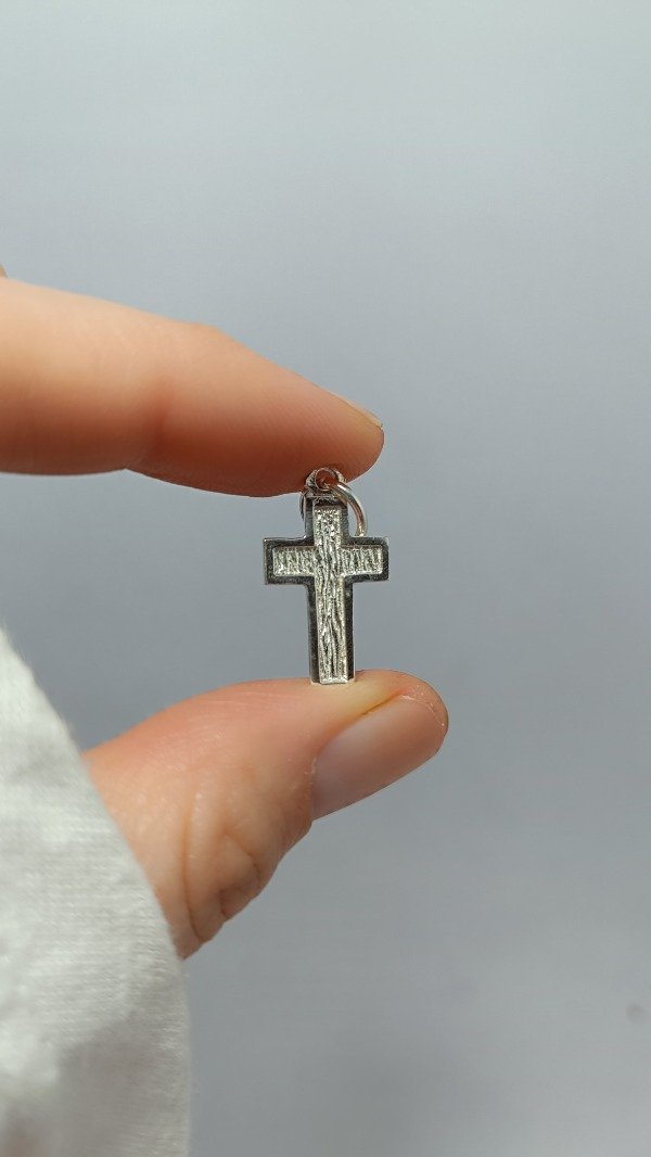 Producto - Dije Cruz efecto Madera