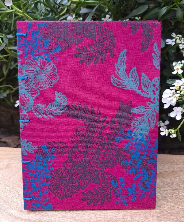 Producto - Cuaderno con tela serigrafiada - Base fucsia
