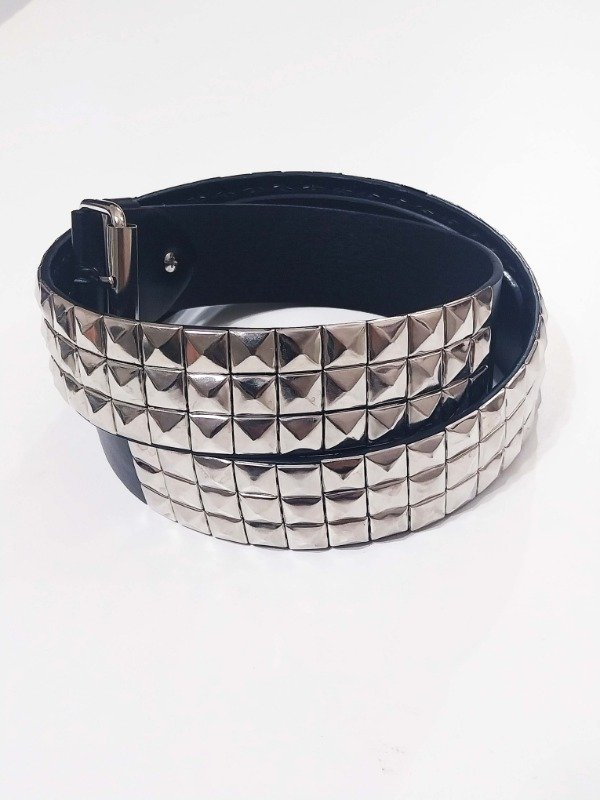 Producto - Cinturón tachas 3 filas cuero