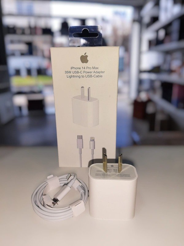 Producto - CARGADOR IPHONE 35W