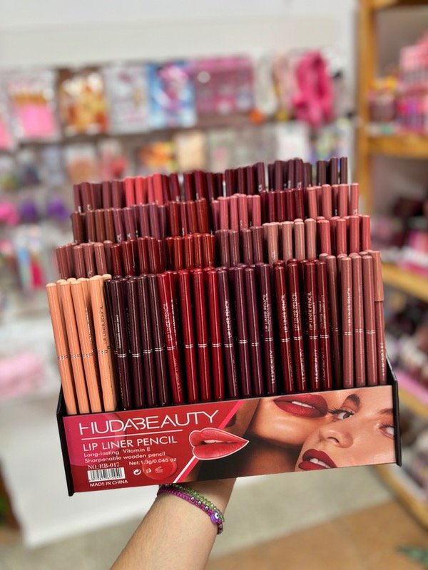 Producto - Delineador de labios Hudabeauty