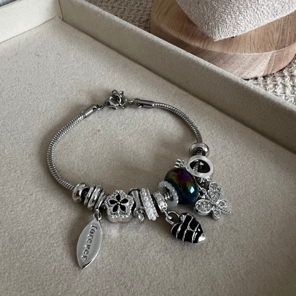 Producto - Pulsera Charms Blacki Silver