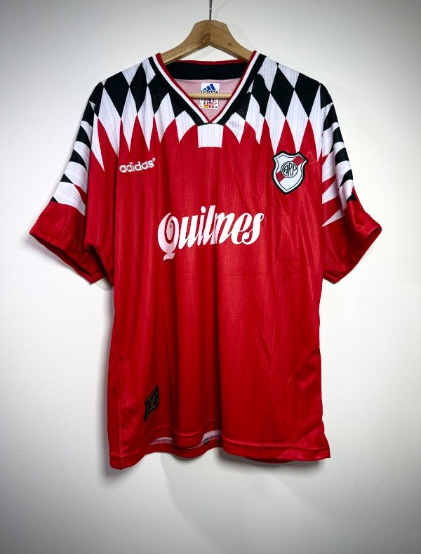 Producto - River Retro Tricolor