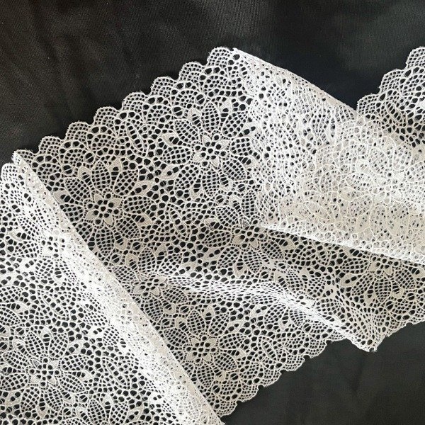 Producto - Puntilla elastizada Blanca - 22cm