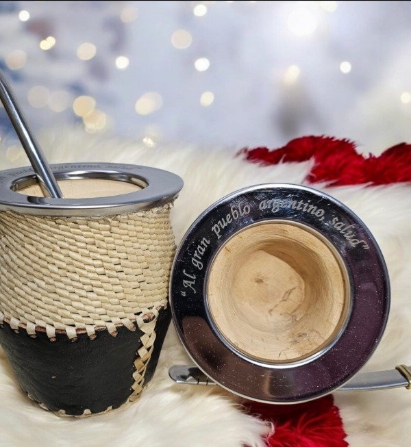 Producto - Mate calabaza con tiento y cuero, con bombilla