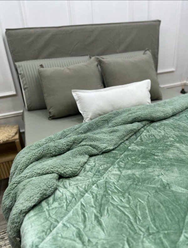 Producto - Edredón con corderito 1 1/2 plazas lisos