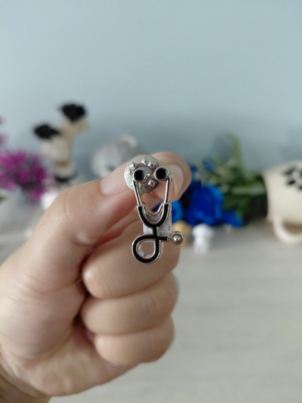 Producto - Pin metalizado - Estetoscopio #1528