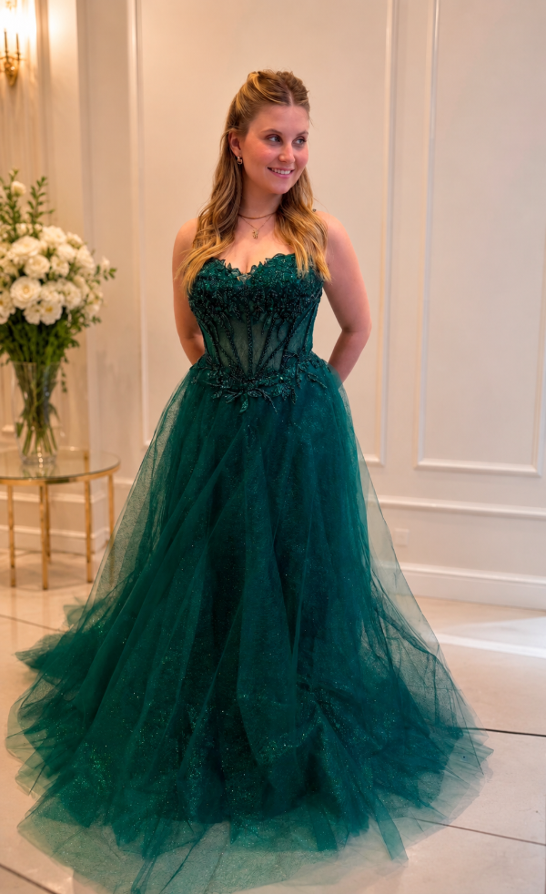 Producto - Vestido largo bordado con ballenas tajo y cola M17 solo venta online - 1
