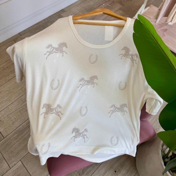 Producto - Remera caballos tiza 7789 - 2