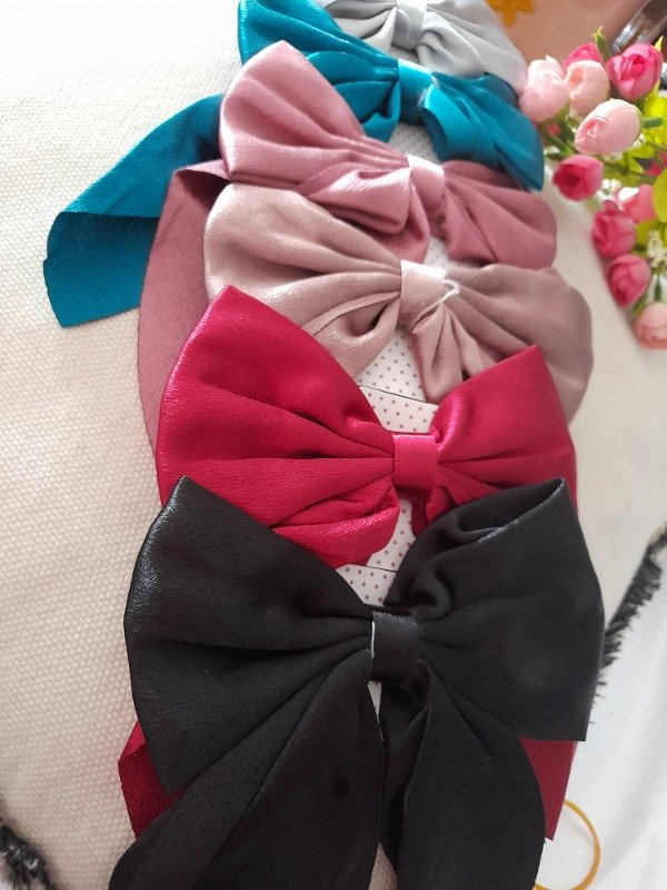 Producto - colitas de seda moño
