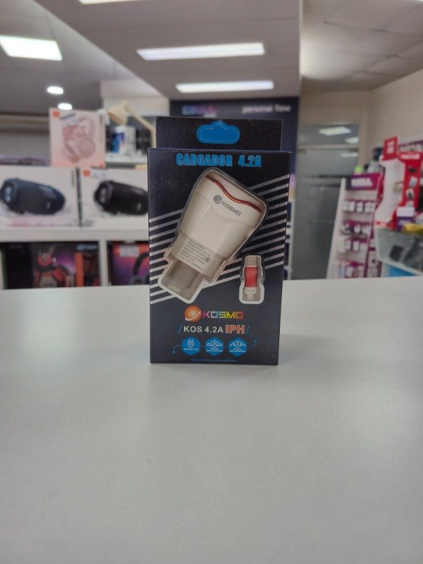 Producto - Cargador Kosmo 4.2A + 2 USB Con Cable Iphone