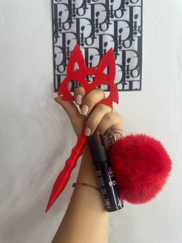 Producto - Llavero rojo pompón