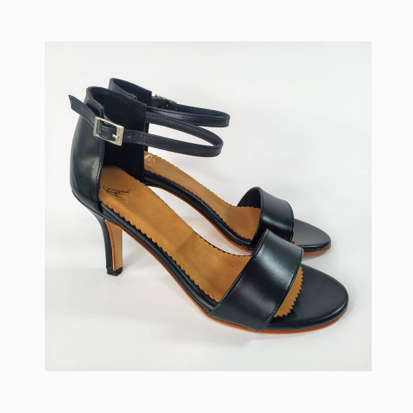 Encargue Sandalias Cloe Negras taco fino - Ivana Lavandera