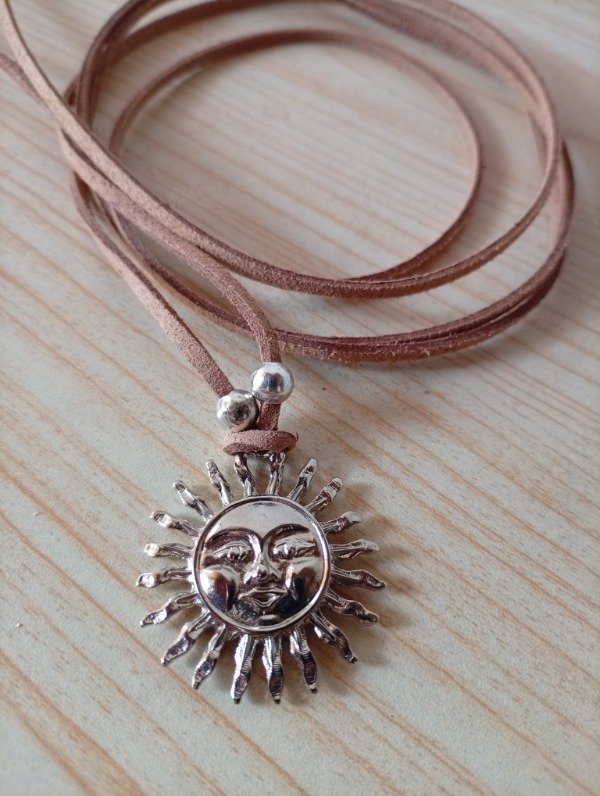 Producto - Collar lazo sol de mayo - 1