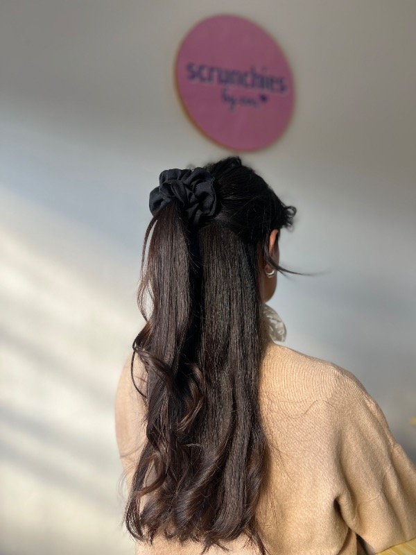 Producto - Scrunchie tropical negro - 1