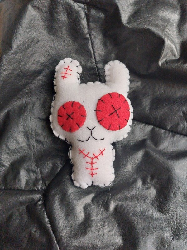 Producto - Rabbid blanco y rojo