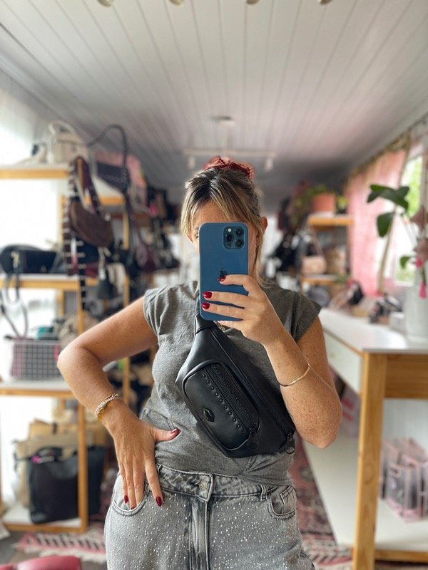 Producto - Riñonera Las Oreiro Black