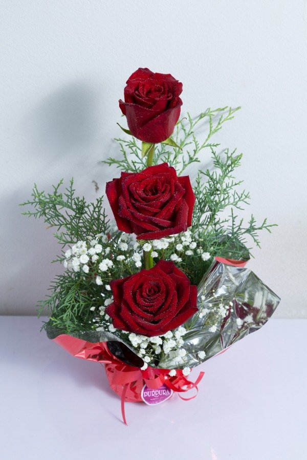 Producto - ARREGLO ROSAS X3 IMPORTADAS