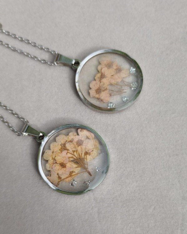 Producto - Collar de Resina con Florcitas 2 - 1
