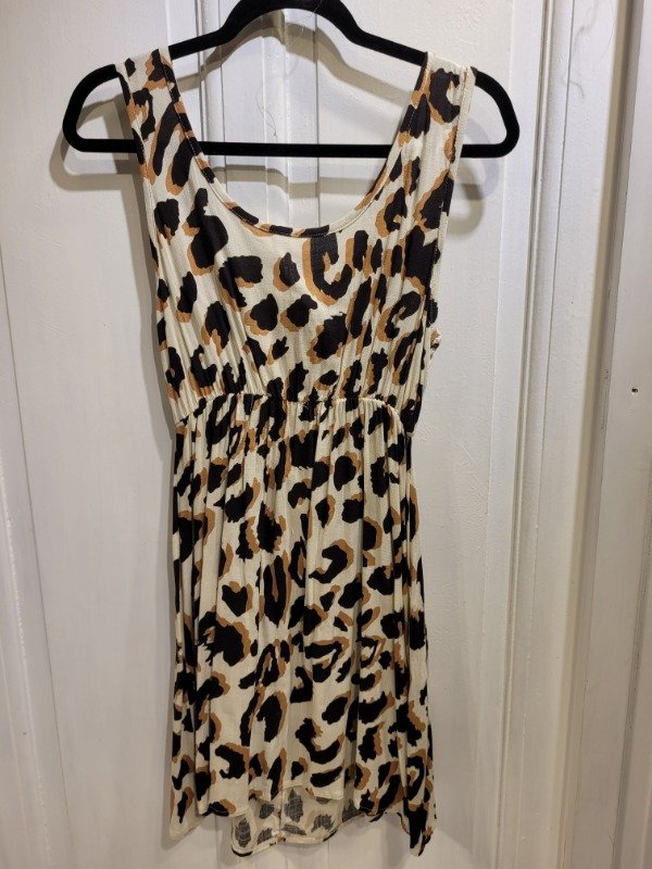 Producto - Vestido de creppe animal print leopardo Talle M - PRECIO: 40X