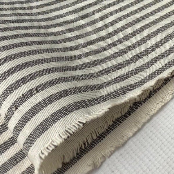 Producto - Gross RAYADO con apresto 1,60 ancho NEGRO