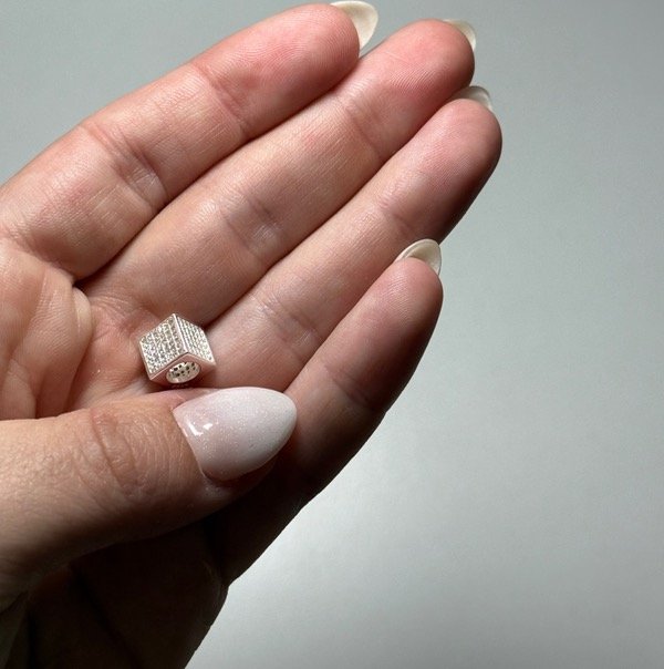 Producto - Dije para Pandora cuadrado con piedras blancas - 1