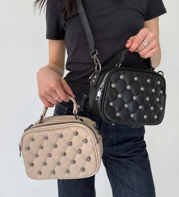 Producto - Bandoleras doble compartimento con tachas disponible en negro y en beige