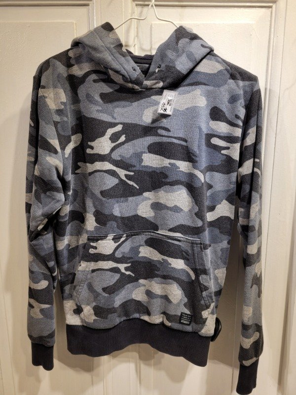 Producto - Buzo KEVINGSTON camuflado Talle 16 años - PRECIO: 15X