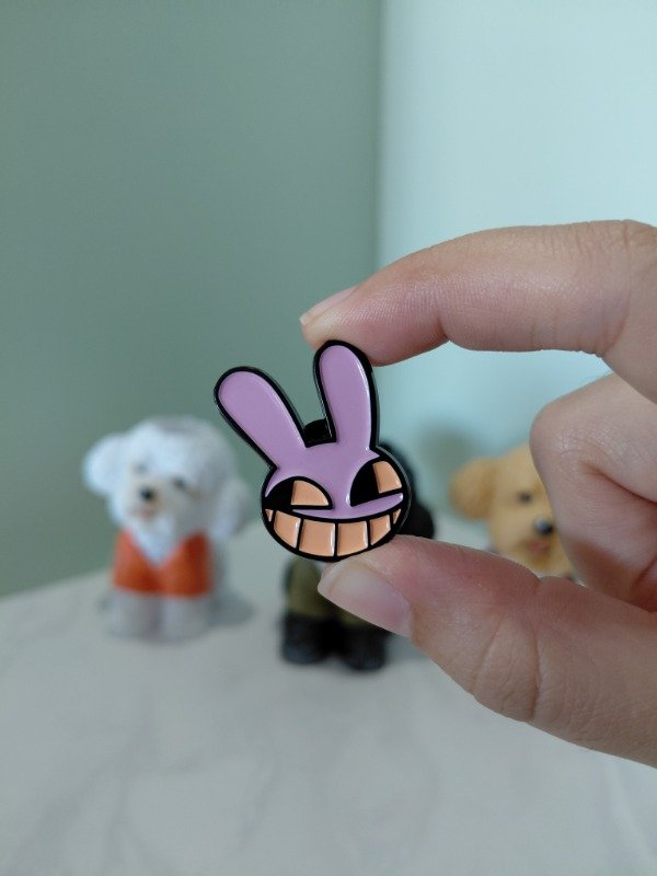 Producto - Pin metalizado - Digital Circus #3341