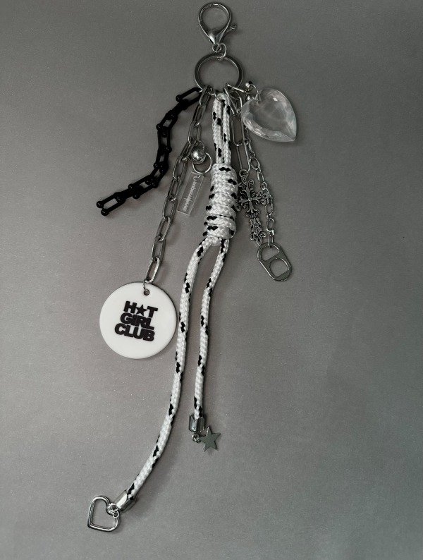 Producto - LLavero "Hot Girl Club"