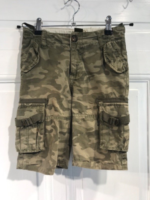 Producto - Bermuda CHEEKY militar en sale por detalle Talle 6 años- PRECIO: 5X