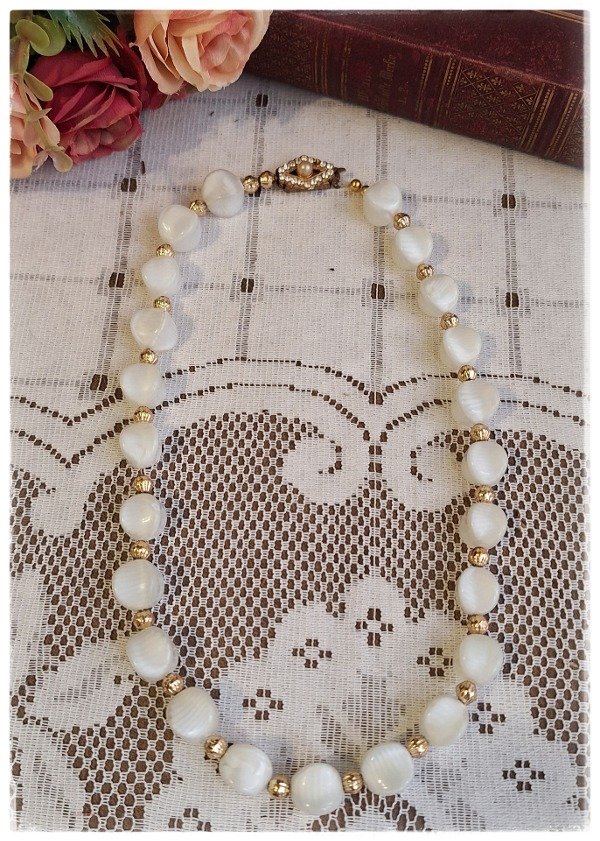 Producto - Collar vintage pedrería cuadrados blancos