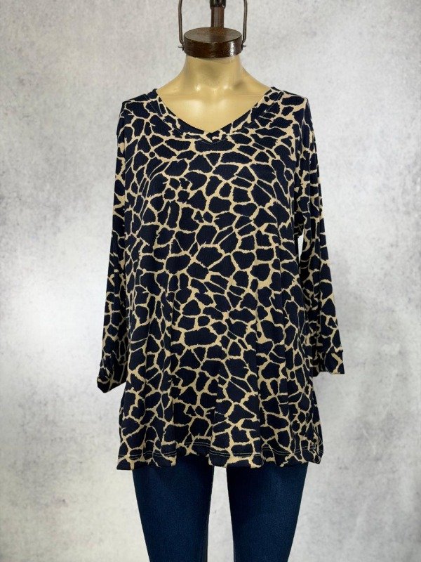 Producto - REMERA ESTAMPADA AZUL Y BEIGE MANGAS 3/4