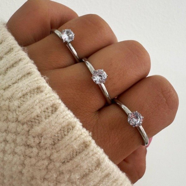 Producto - ANILLO ACERO CINTILLO MORA ENGARZADA BLANCA