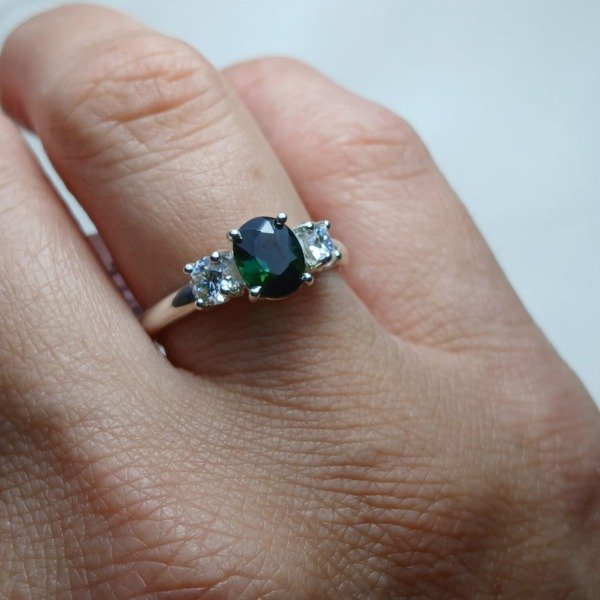 Producto - Anillo Destello Plata 925 con turmalina verde con moissanitas - Talle 16,5