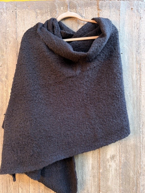 Producto - Pashmina de lana lisa negra