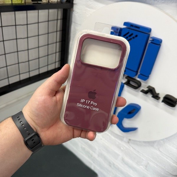 Producto - Silicone Case Cabernet - iPhone 17 Pro