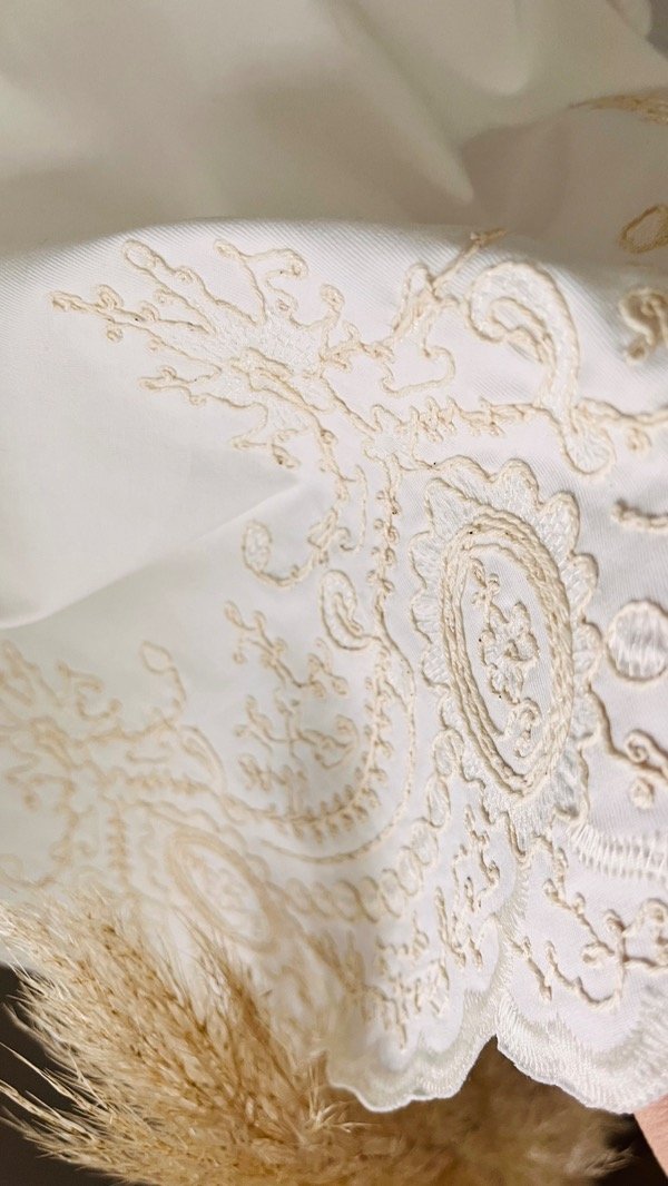 Producto - REMERA ATENEA BORDADA - 4